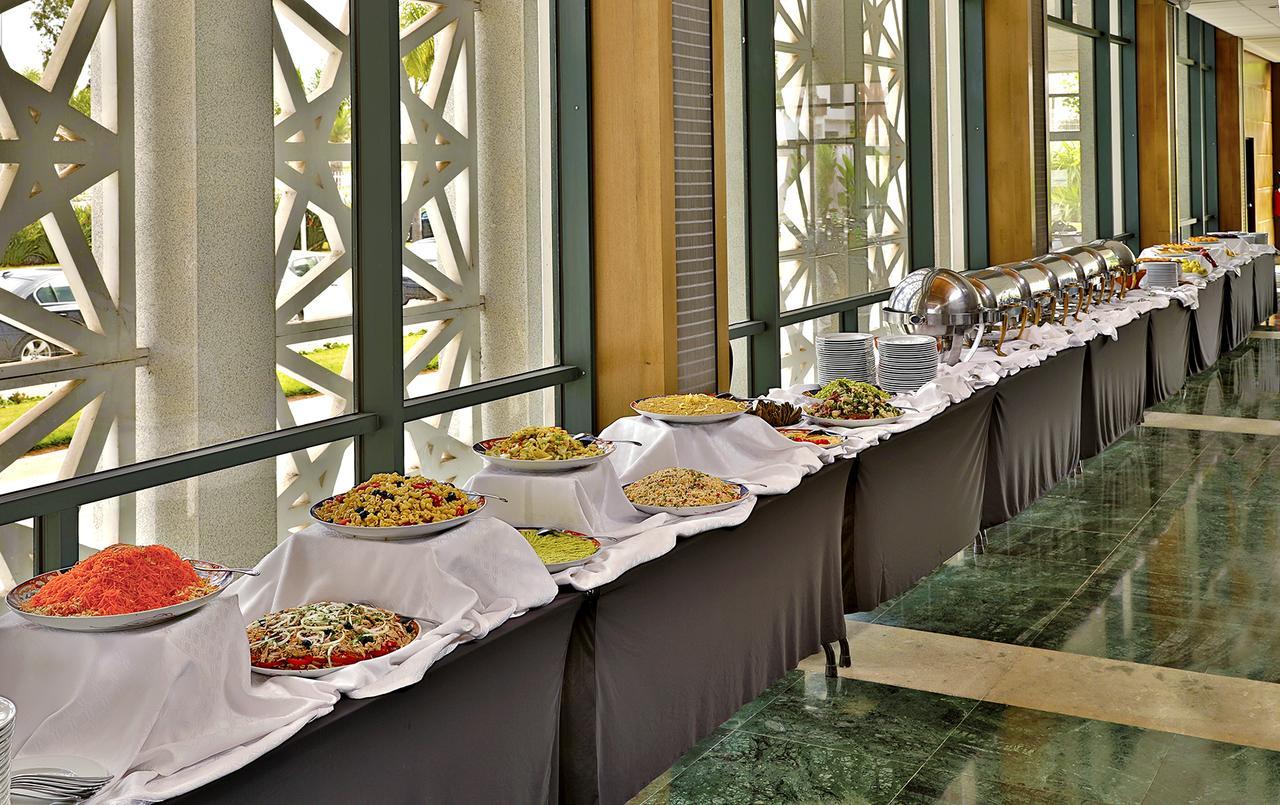 L' Amphitrite Palace Beach Resort & Spa Skhirat Esterno foto